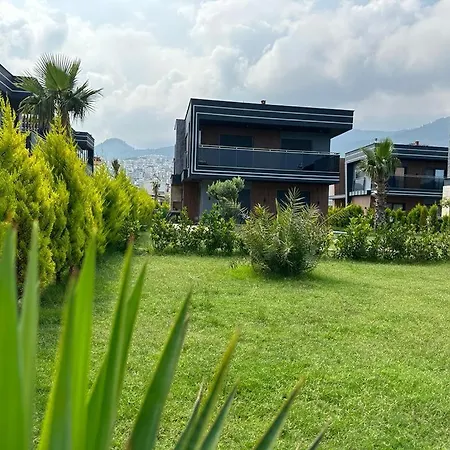 Life Villalari - Yeni Oezel Havuzlu Villa Kusadası