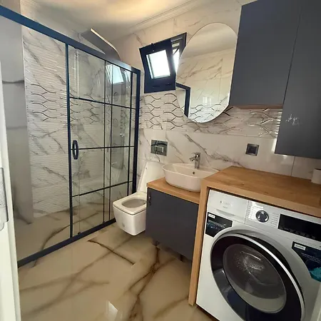 Life Villalari - Yeni Oezel Havuzlu Villa Kusadası