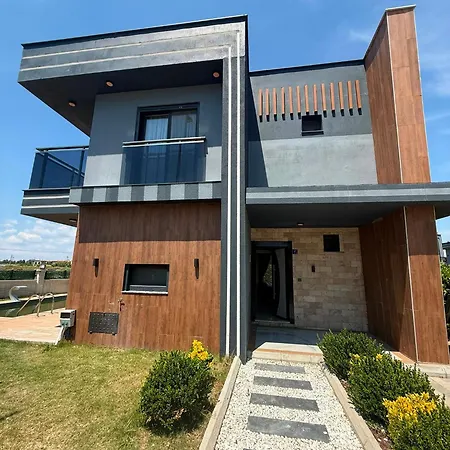 Life Villalari - Yeni Oezel Havuzlu Villa *