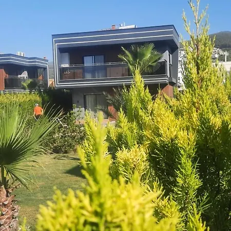 Life Villalari - Yeni Oezel Havuzlu Kusadası